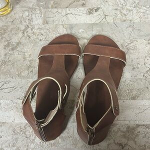 Cute Brown Sandles